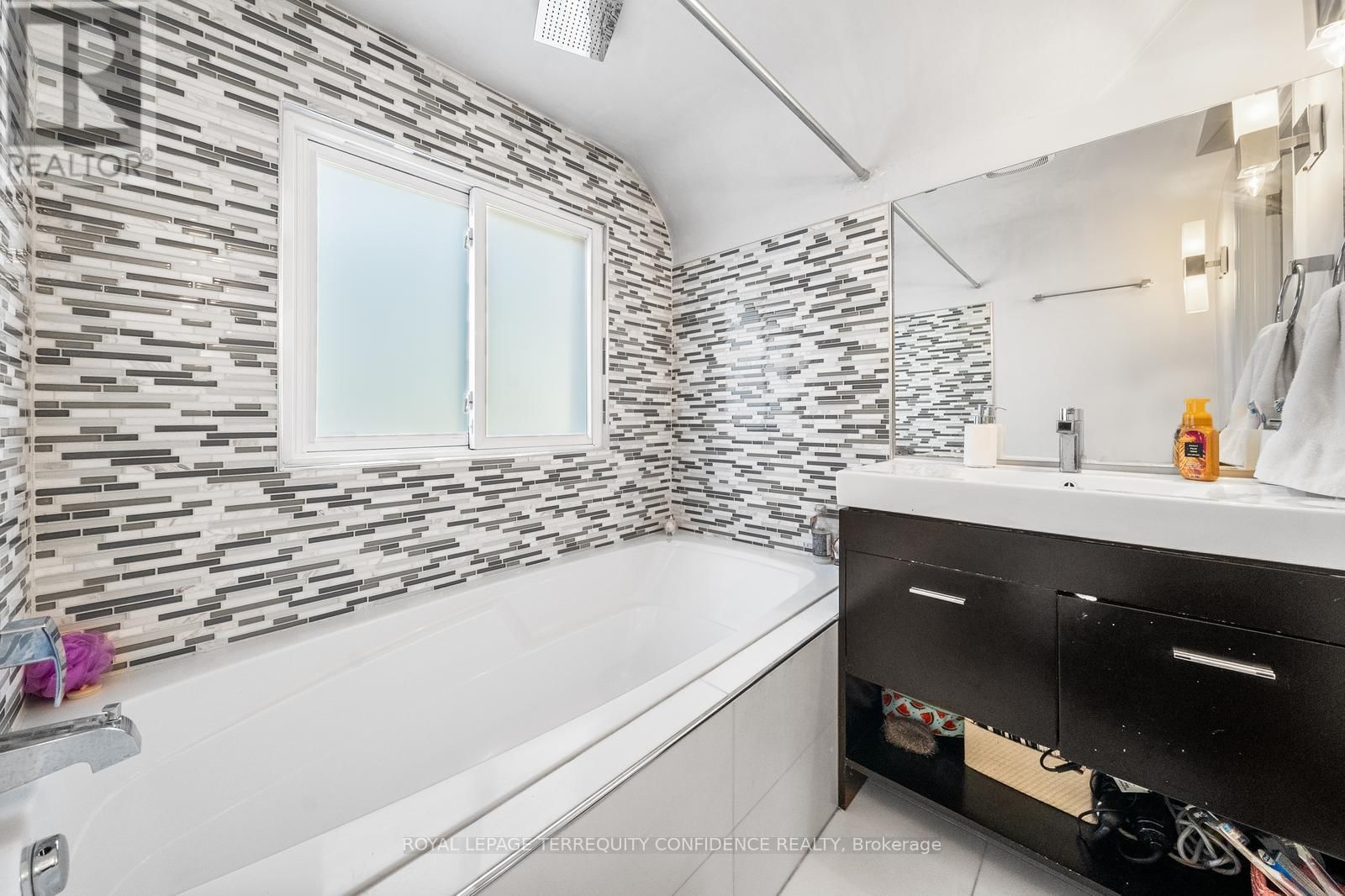 45 GLENBOROUGH PARK CRESCENT Image 17