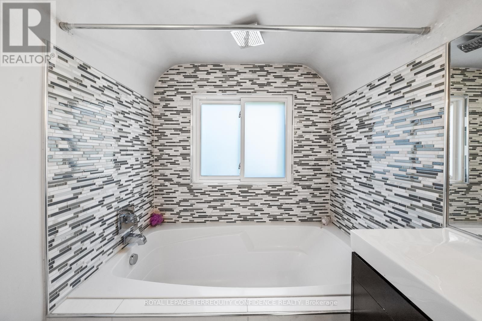 45 GLENBOROUGH PARK CRESCENT Image 18