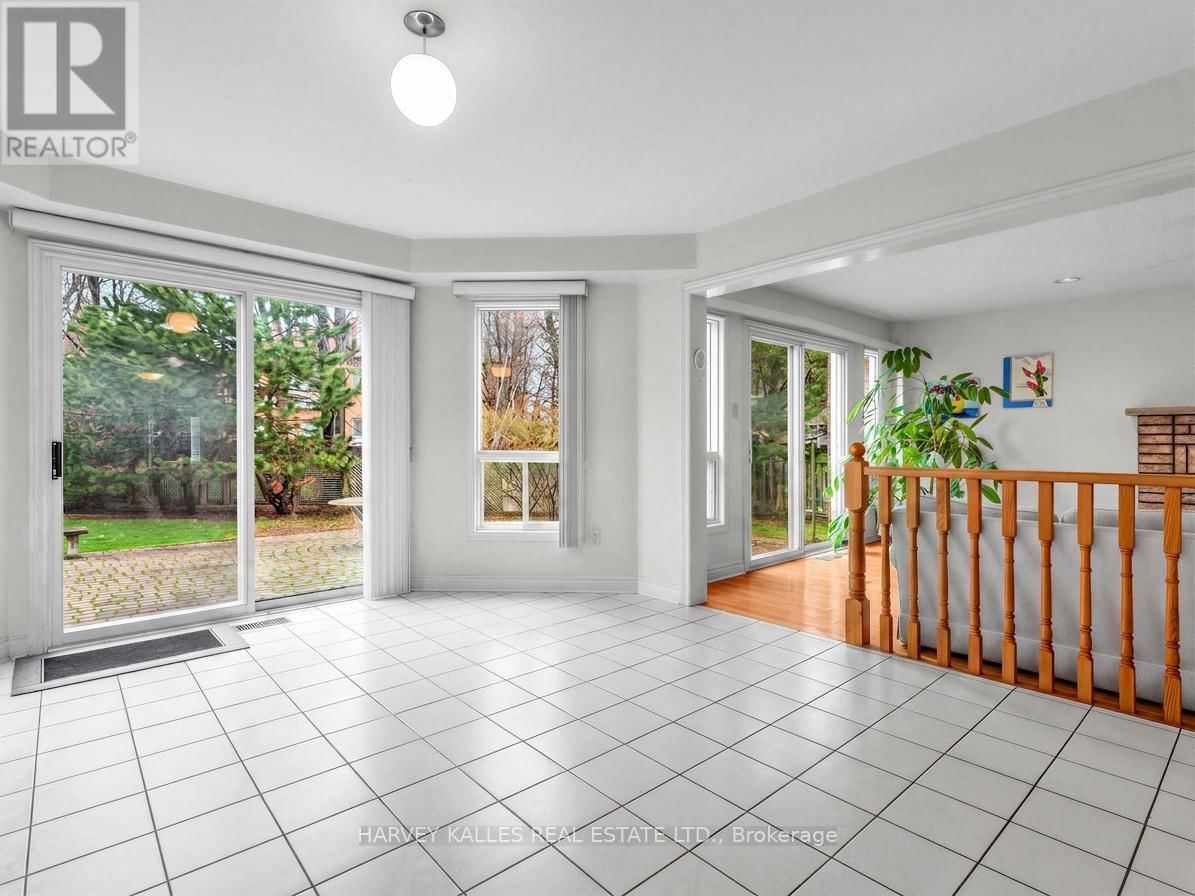 82 BOWRING WALK Image 10