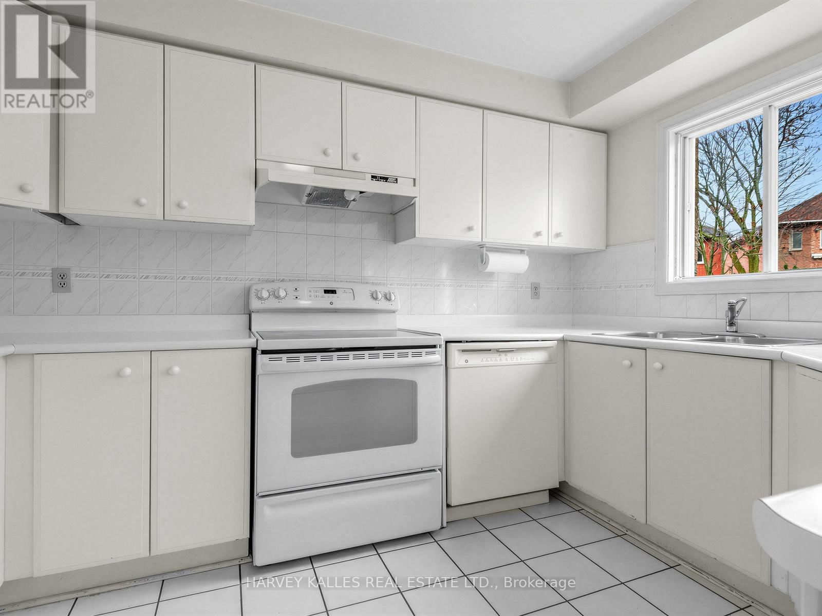 82 BOWRING WALK Image 9