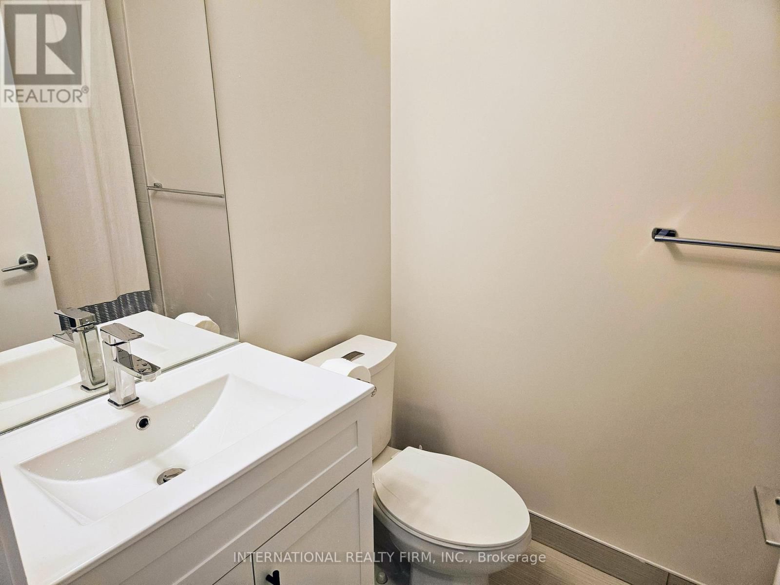 204 - 66 FOREST MANOR ROAD Image 12