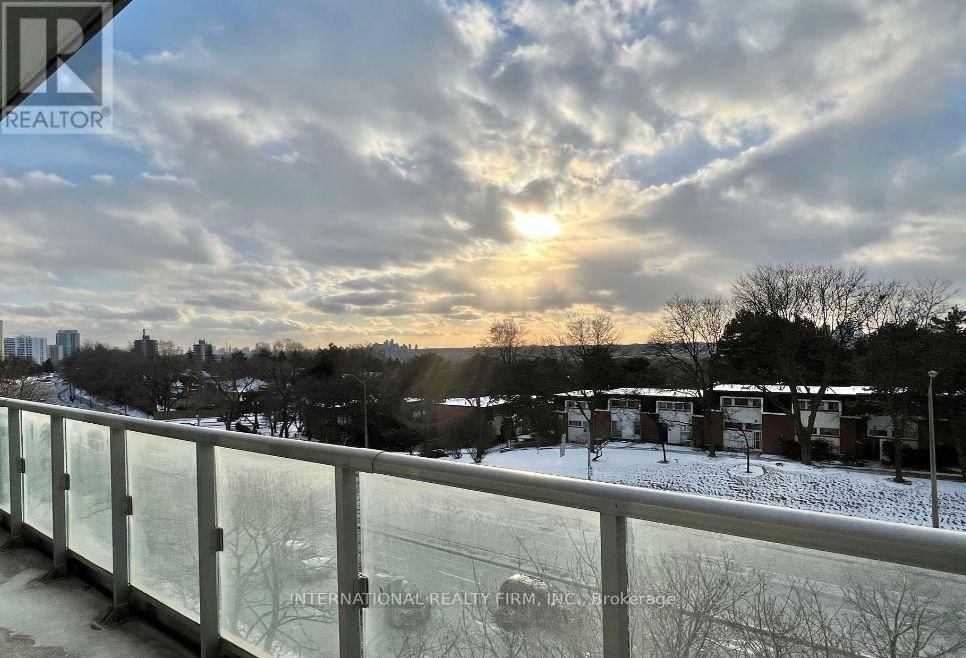 204 - 66 FOREST MANOR ROAD Image 17