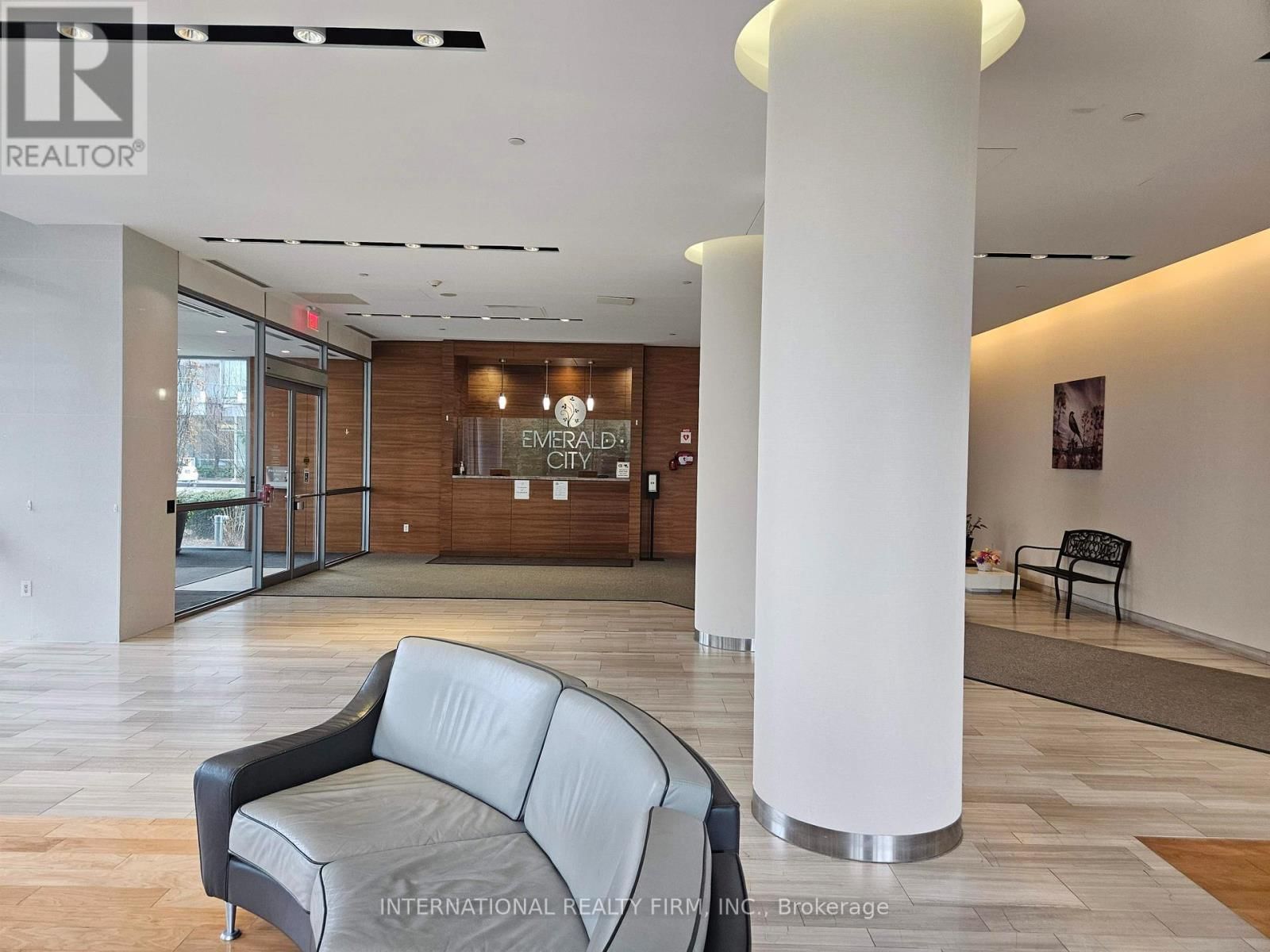 204 - 66 FOREST MANOR ROAD Image 18