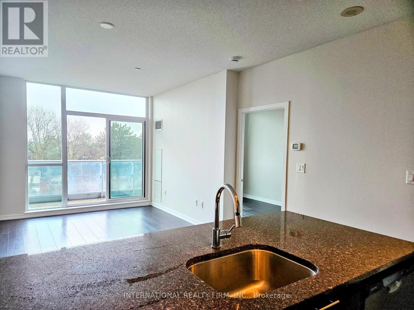 204 - 66 FOREST MANOR ROAD Image 8