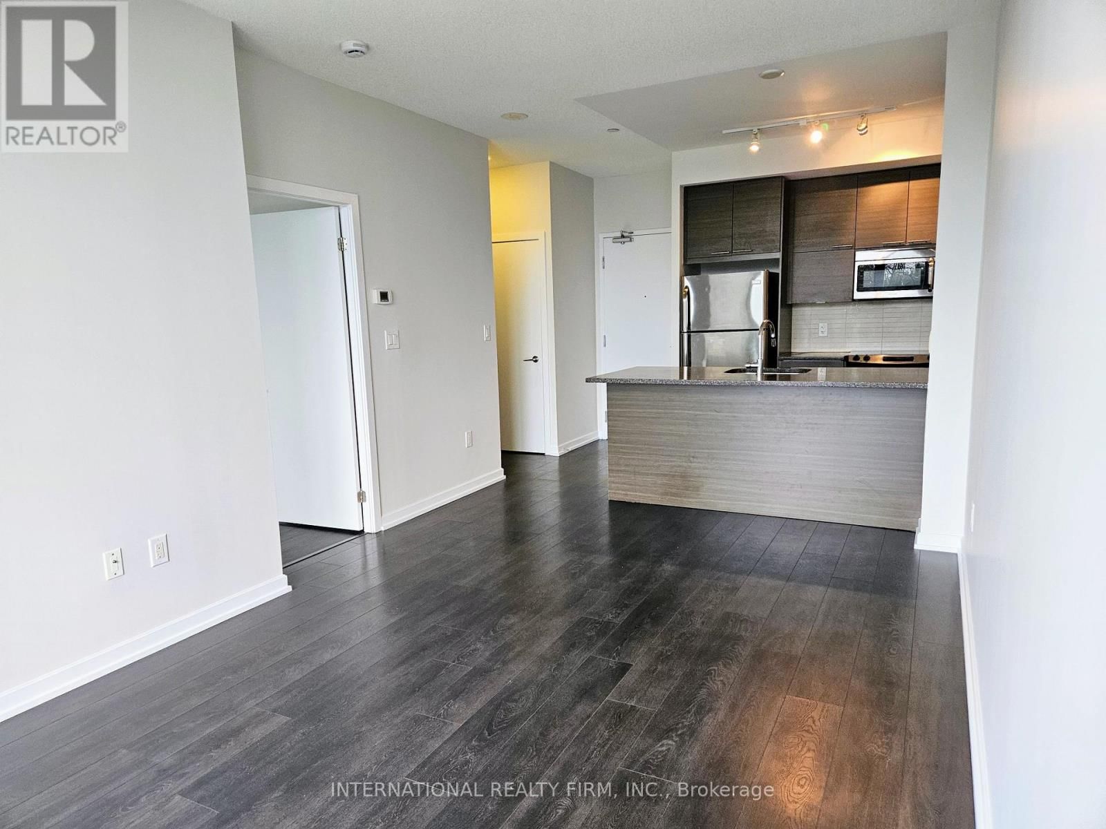 204 - 66 FOREST MANOR ROAD Image 9