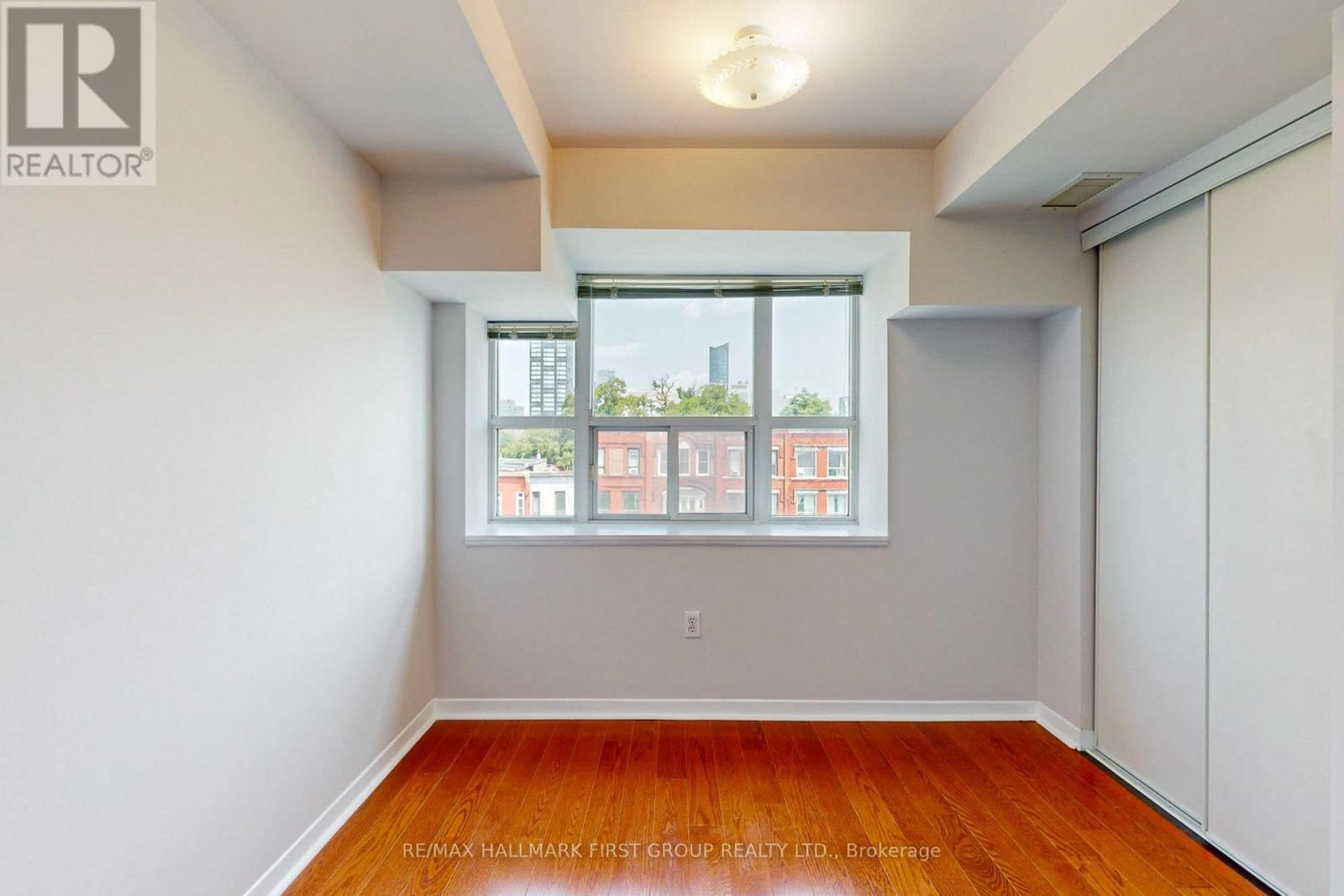 304 - 8 OXFORD STREET Image 27