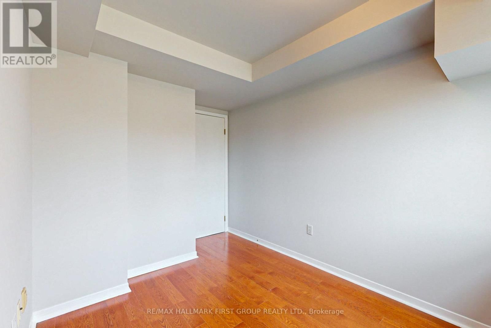 304 - 8 OXFORD STREET Image 28