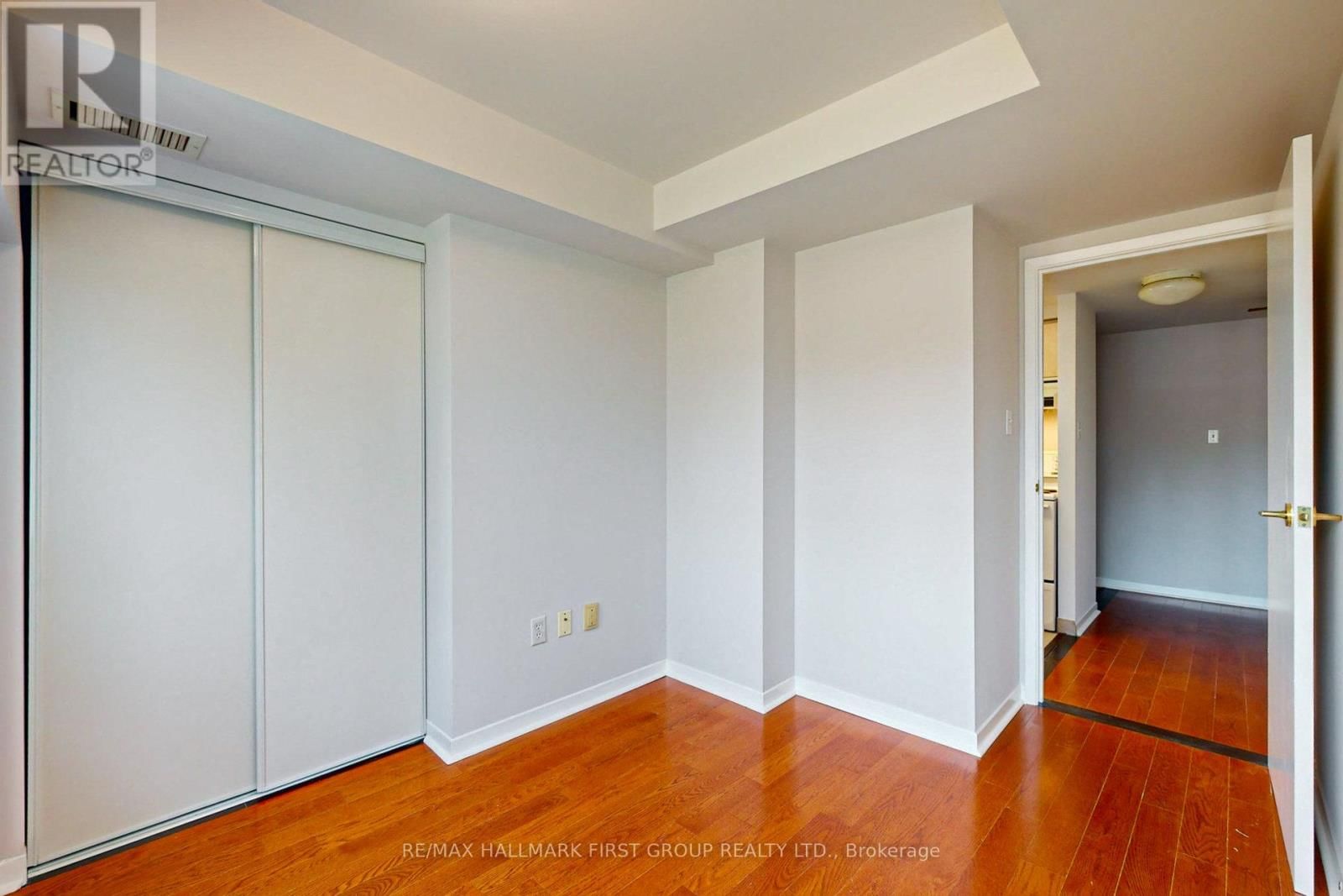 304 - 8 OXFORD STREET Image 30