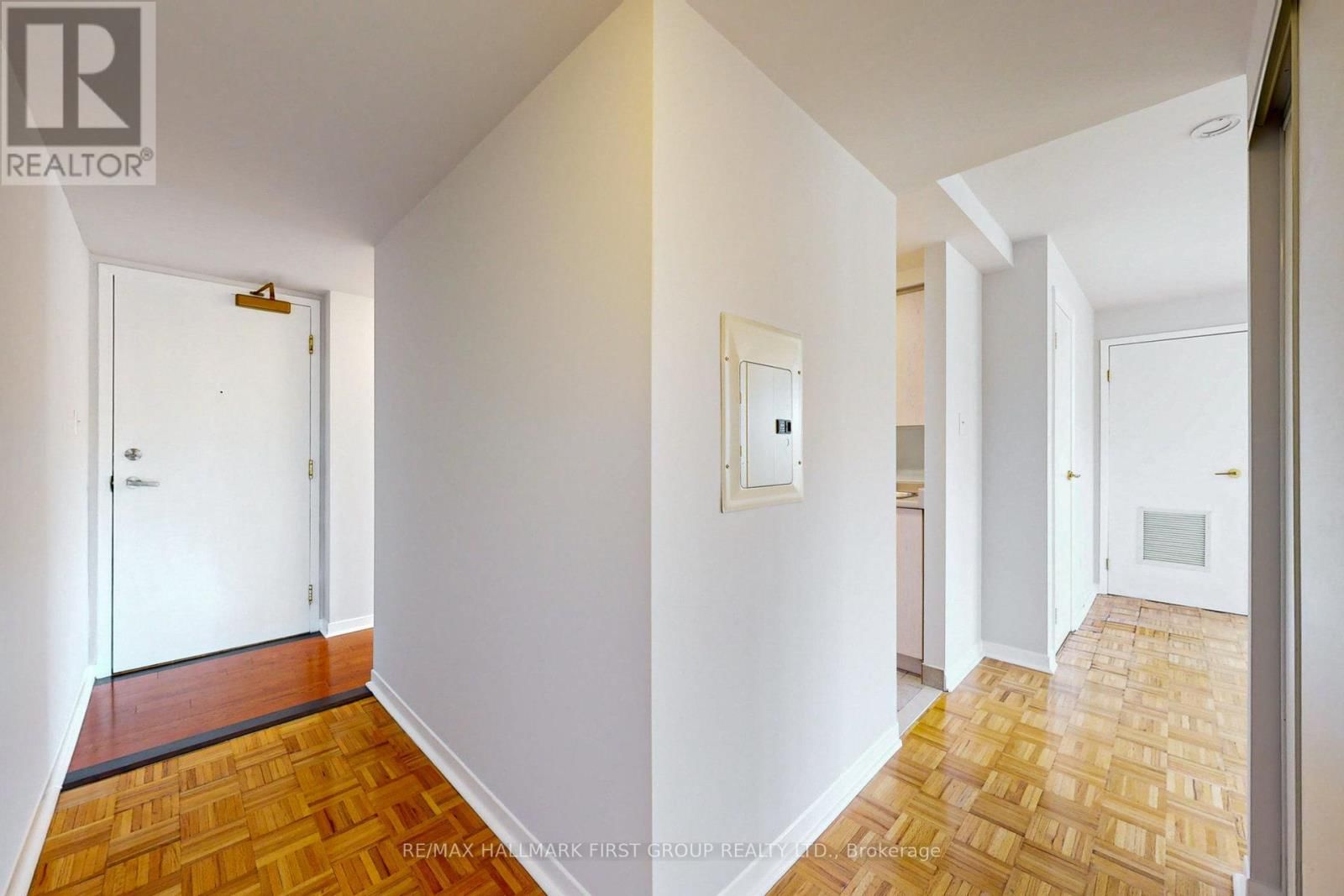 304 - 8 OXFORD STREET Image 5