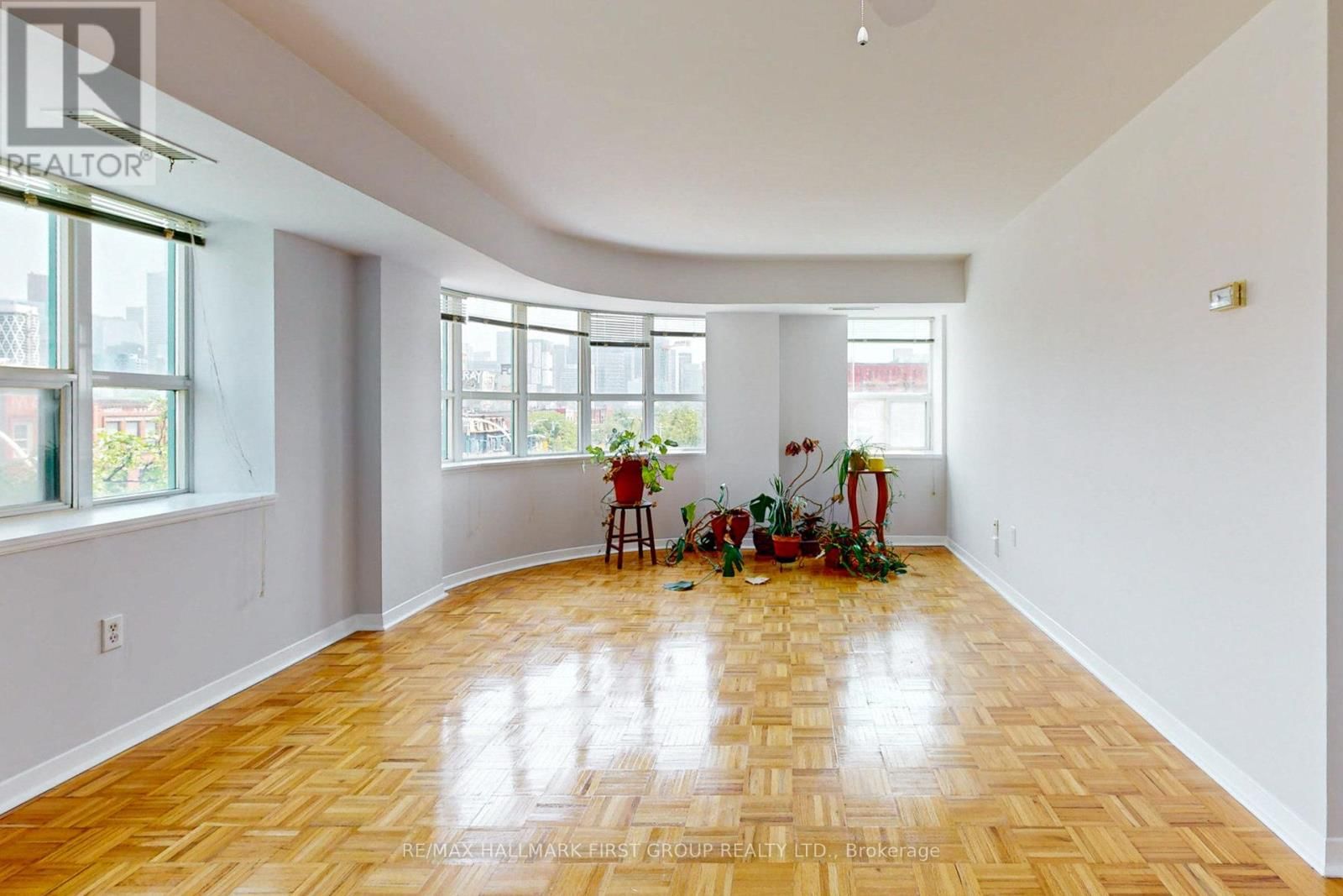 304 - 8 OXFORD STREET Image 8