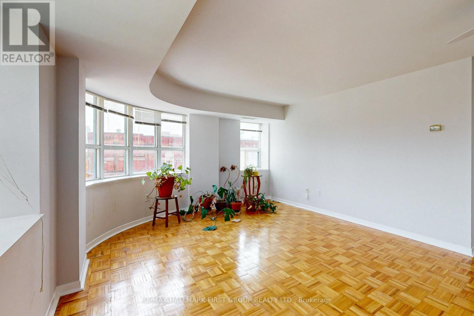 304 - 8 OXFORD STREET Image 9