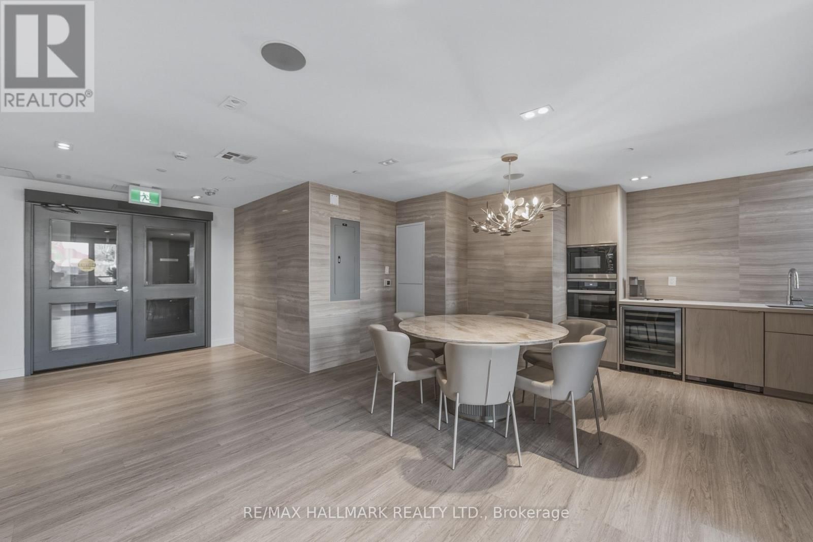 807 - 185 ALBERTA AVENUE Image 22