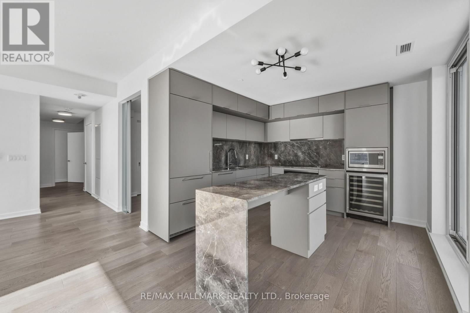 807 - 185 ALBERTA AVENUE Image 6