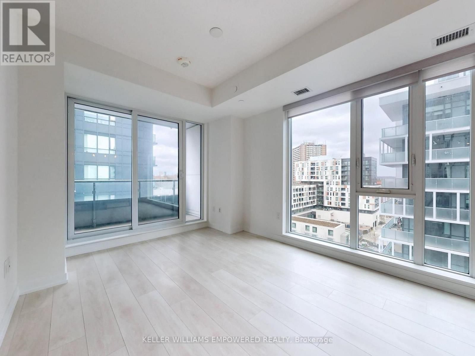 911 - 225 SUMACH STREET Image 13