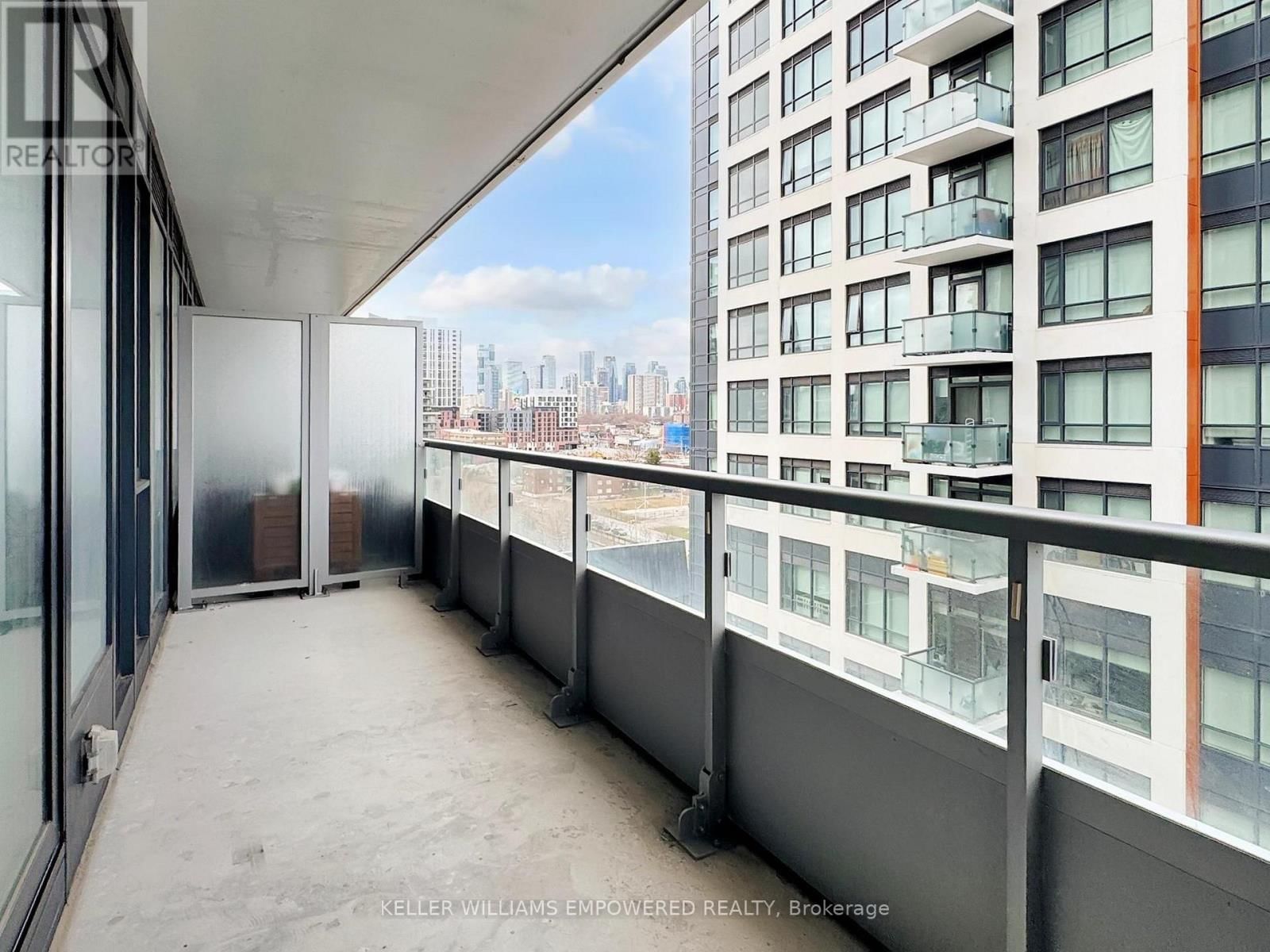 911 - 225 SUMACH STREET Image 14