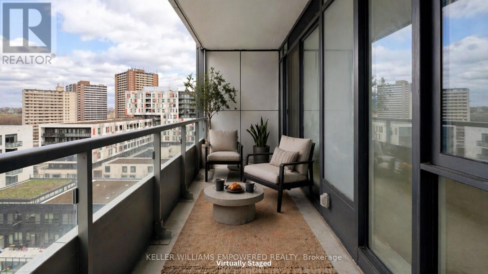 911 - 225 SUMACH STREET Image 15