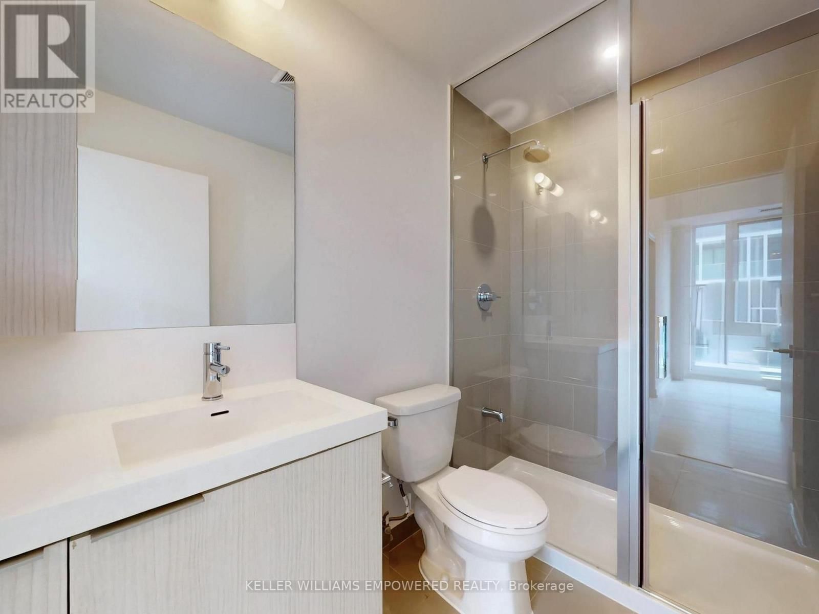 911 - 225 SUMACH STREET Image 19