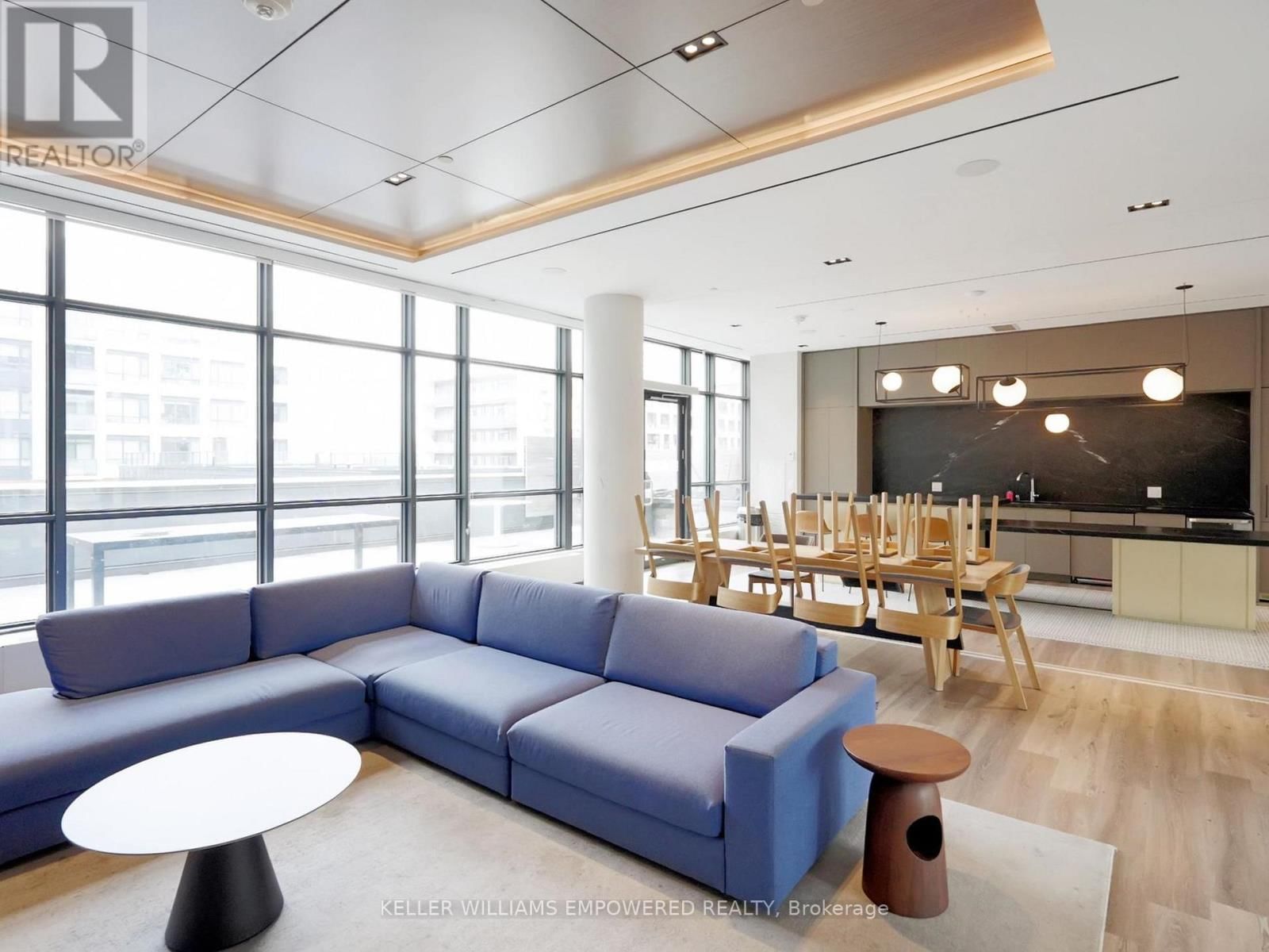 911 - 225 SUMACH STREET Image 23