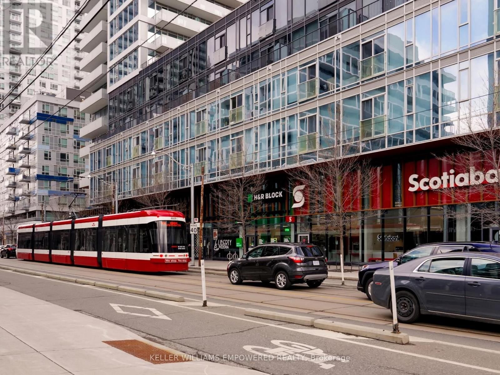 911 - 225 SUMACH STREET Image 37