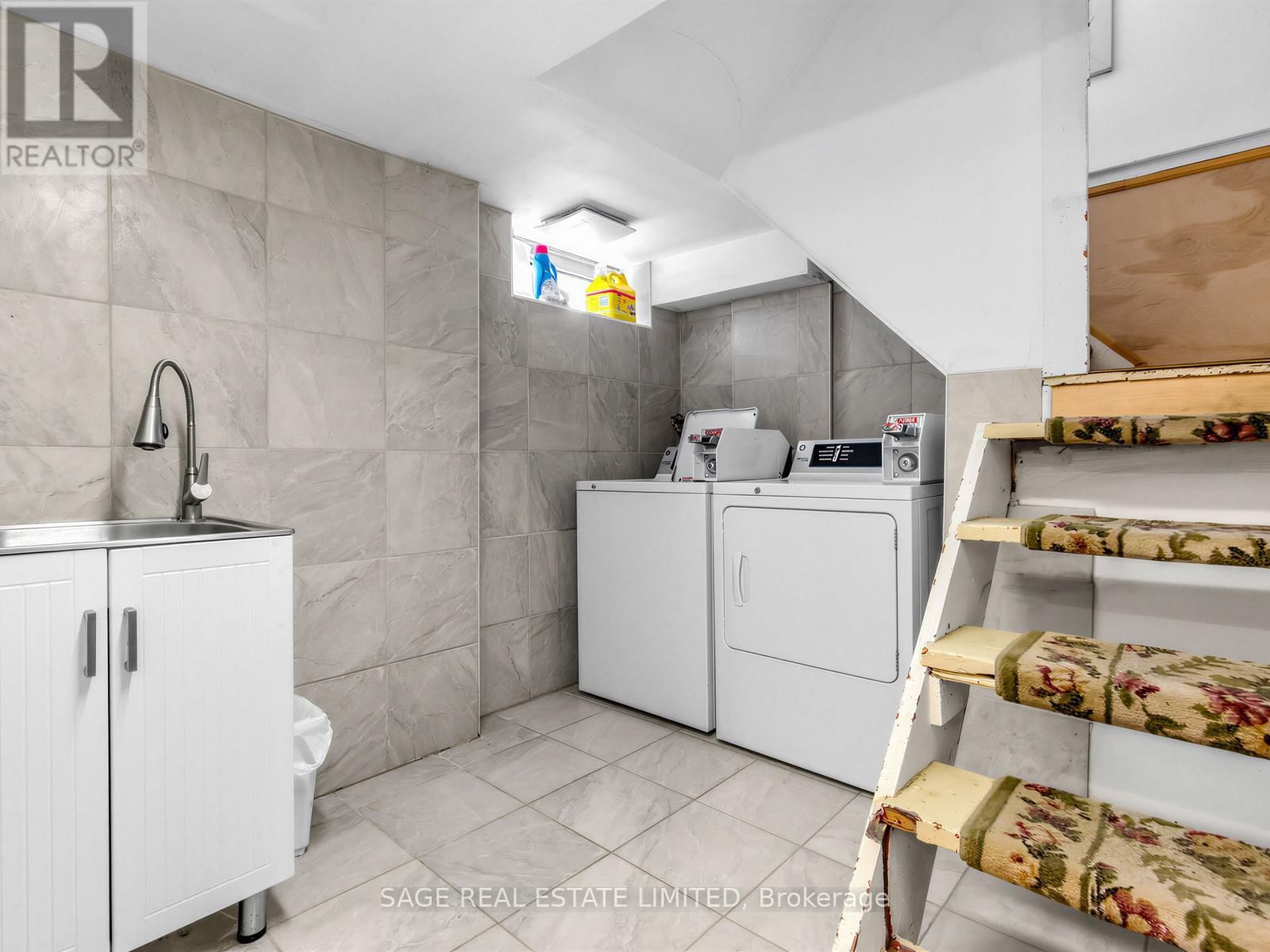 Lower - 321 LAUDER AVENUE Image 24