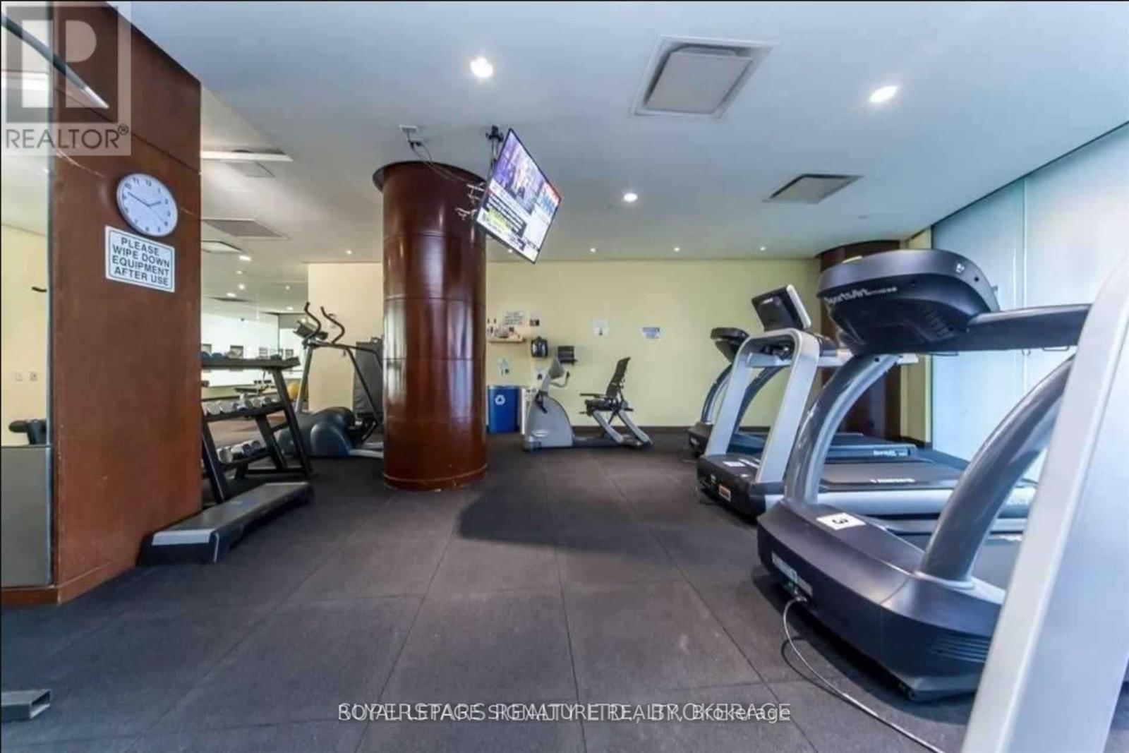 1517 - 15 NORTHTOWN WAY Image 17