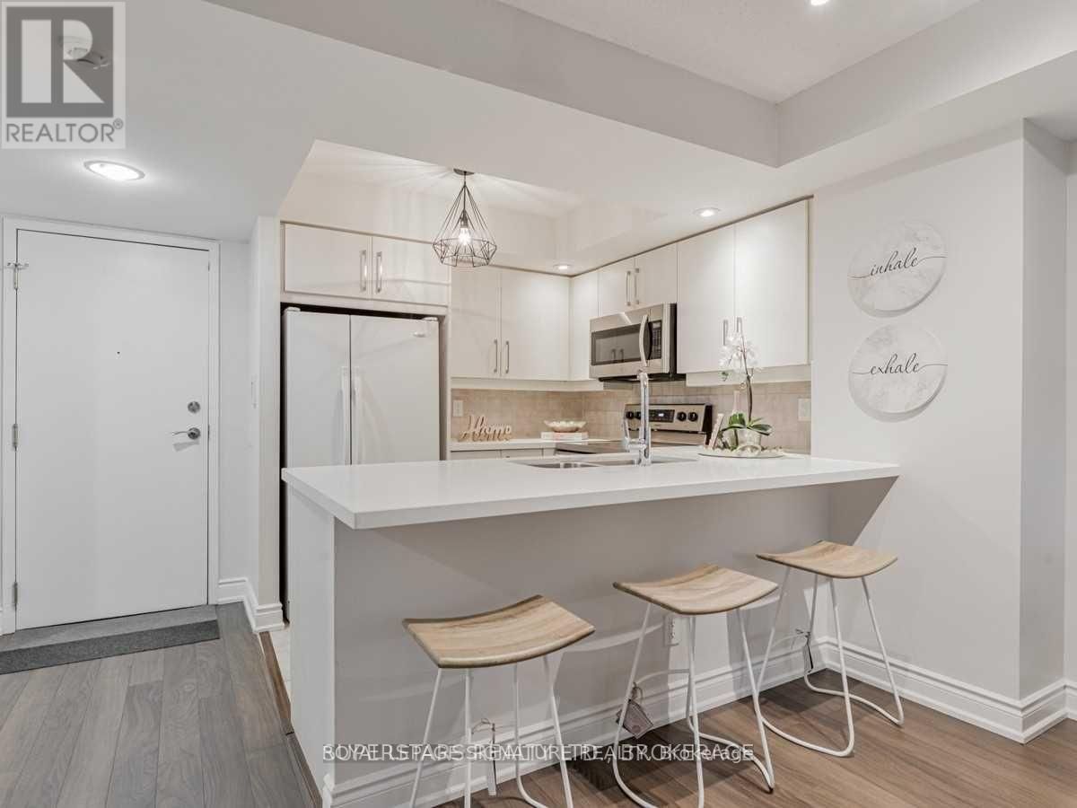 1517 - 15 NORTHTOWN WAY Image 3