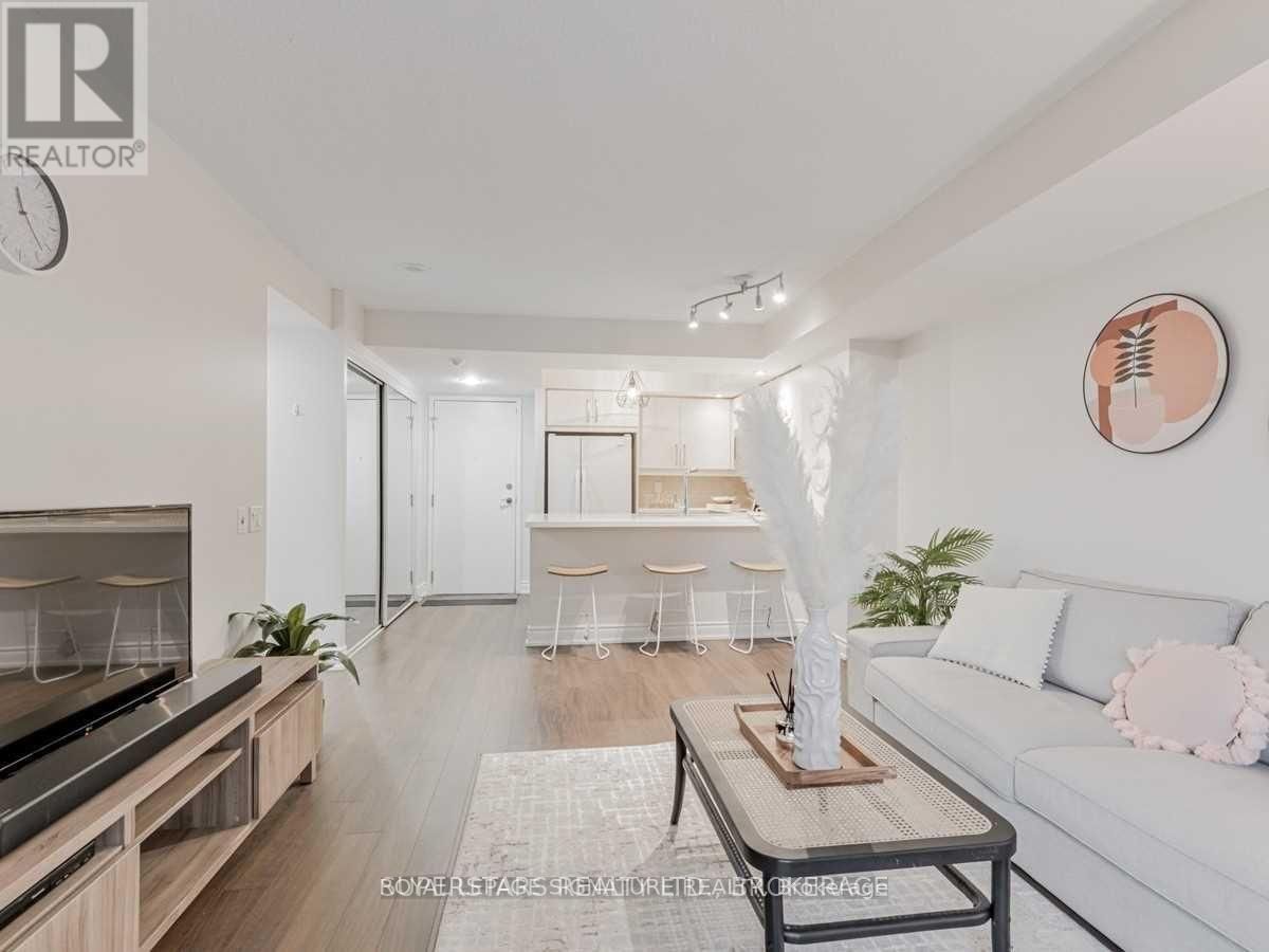 1517 - 15 NORTHTOWN WAY Image 6