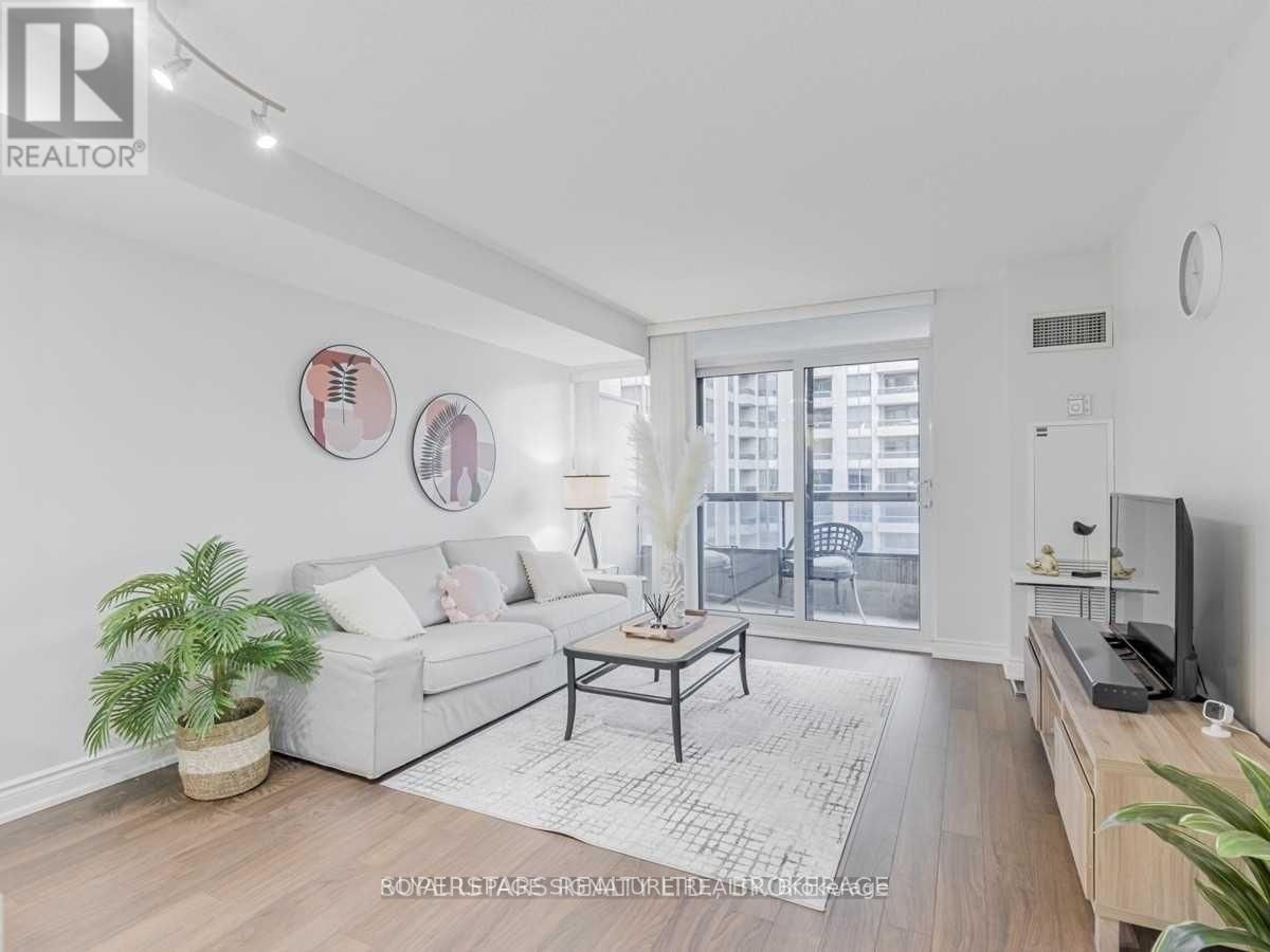 1517 - 15 NORTHTOWN WAY Image 7