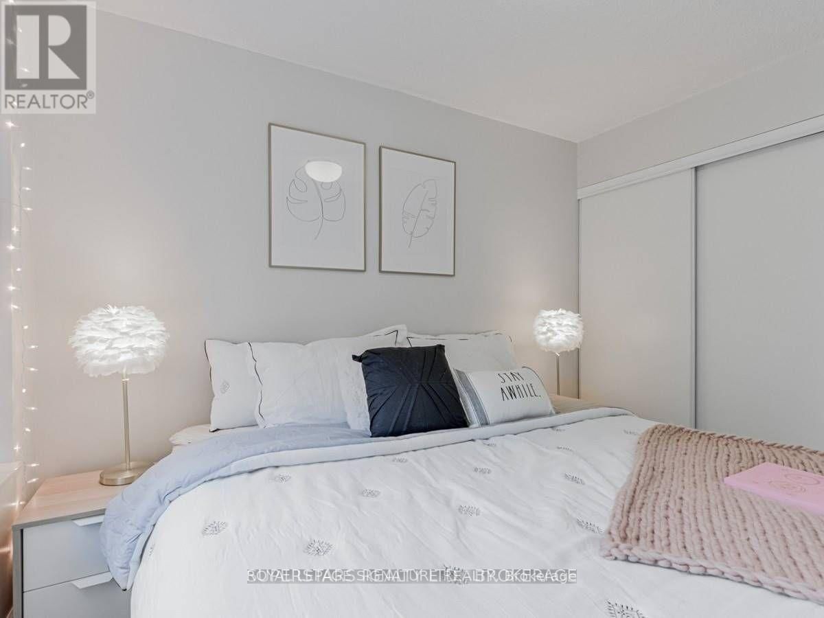 1517 - 15 NORTHTOWN WAY Image 9