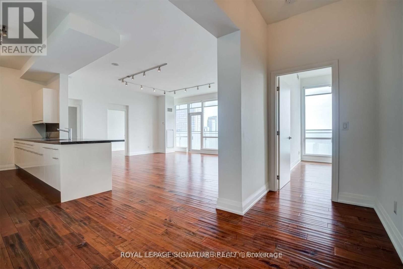 4201 - 80 JOHN STREET Image 4