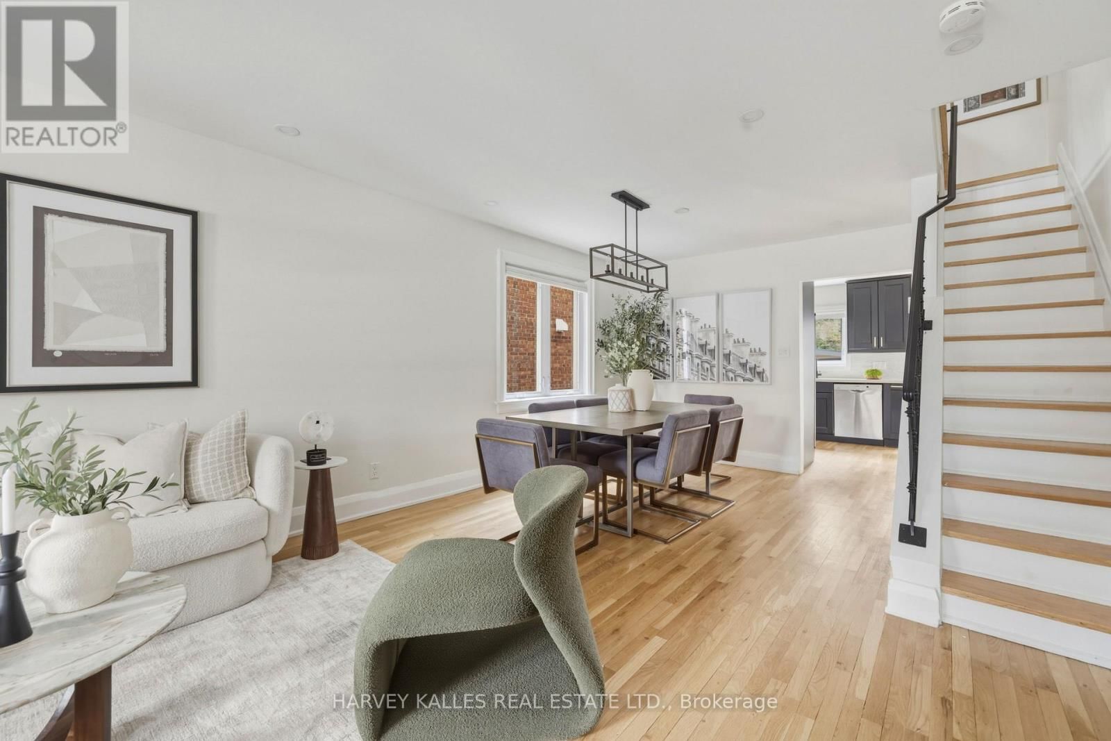 683 HILLSDALE AVENUE EAST Image 10