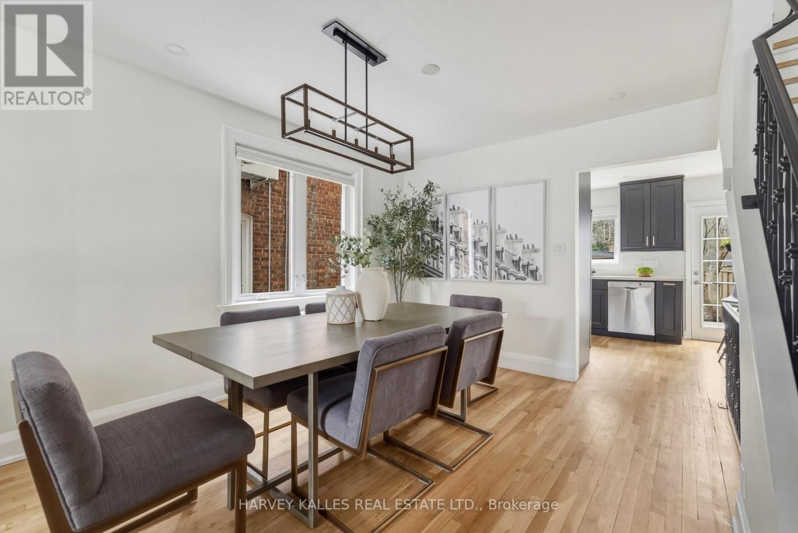 683 HILLSDALE AVENUE EAST Image 11