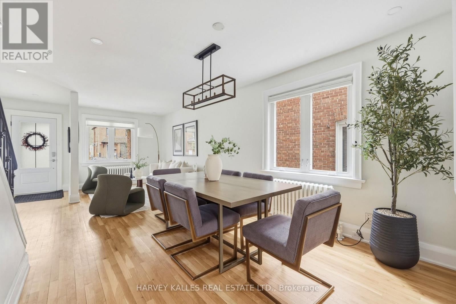 683 HILLSDALE AVENUE EAST Image 16