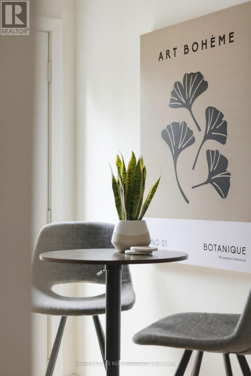 683 HILLSDALE AVENUE EAST Image 22