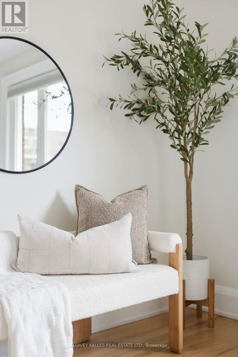 683 HILLSDALE AVENUE EAST Image 28