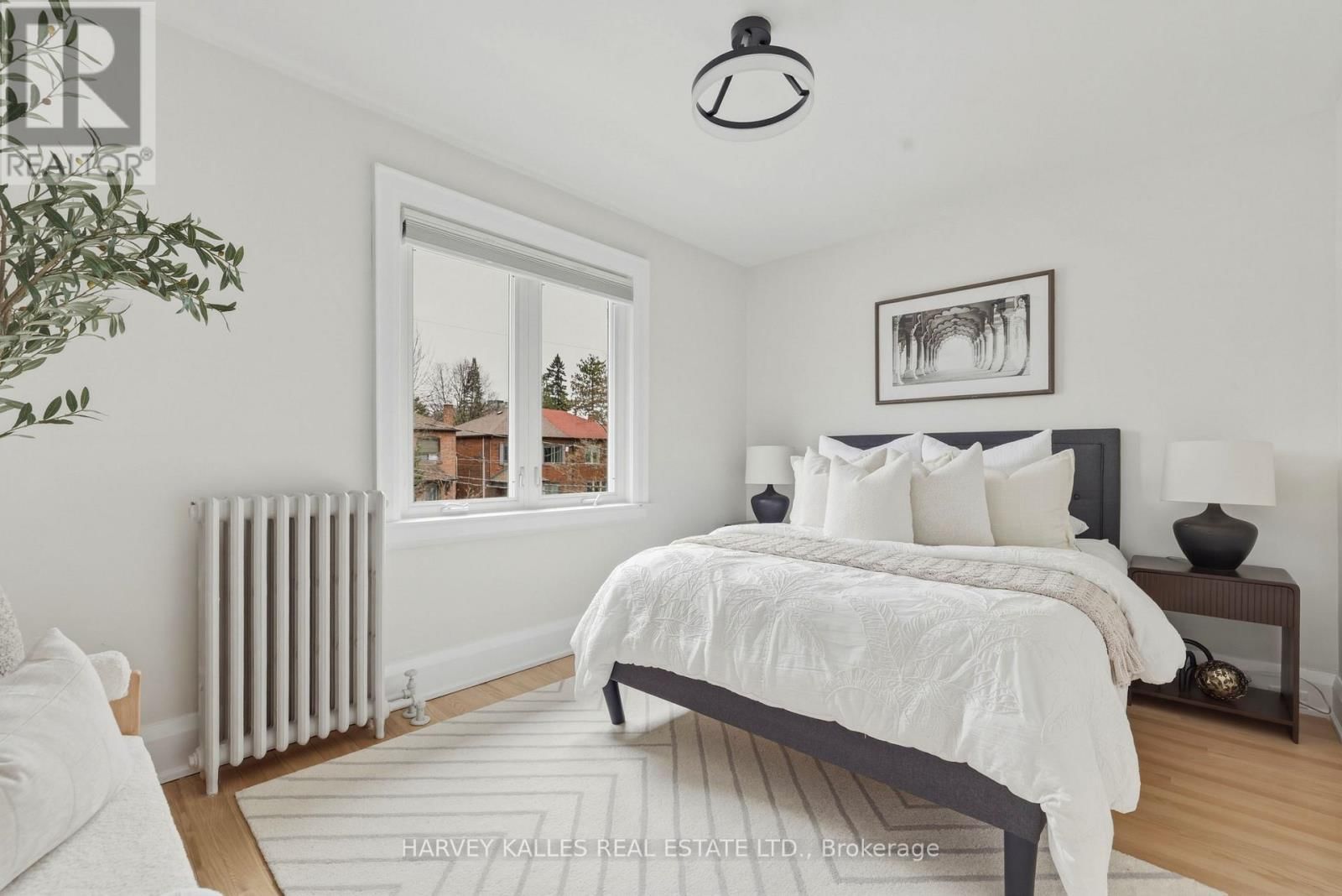 683 HILLSDALE AVENUE EAST Image 29