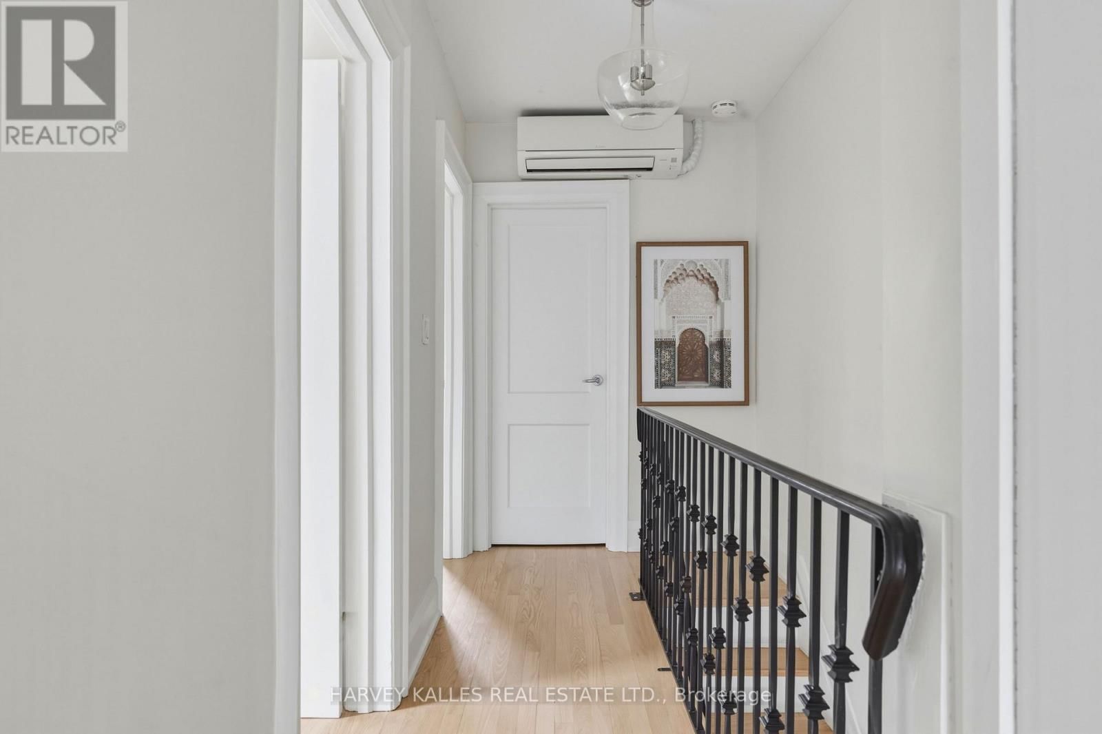 683 HILLSDALE AVENUE EAST Image 30