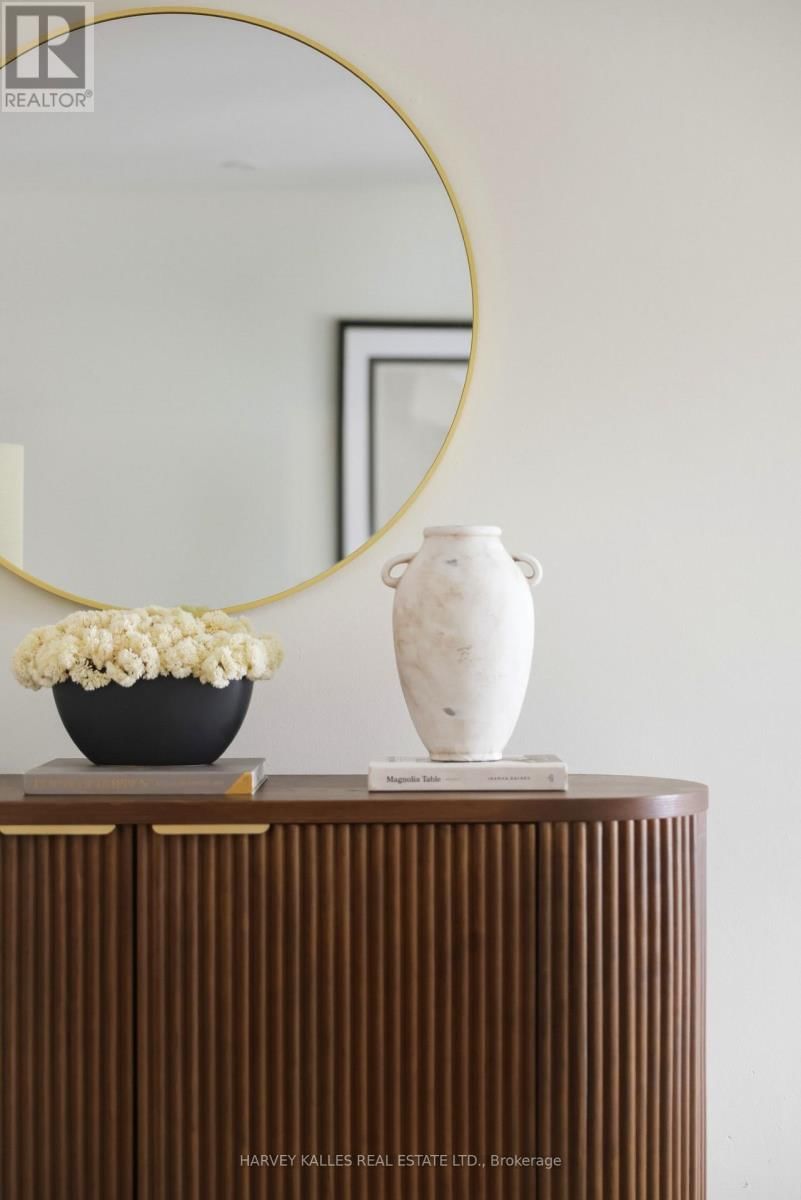 683 HILLSDALE AVENUE EAST Image 5