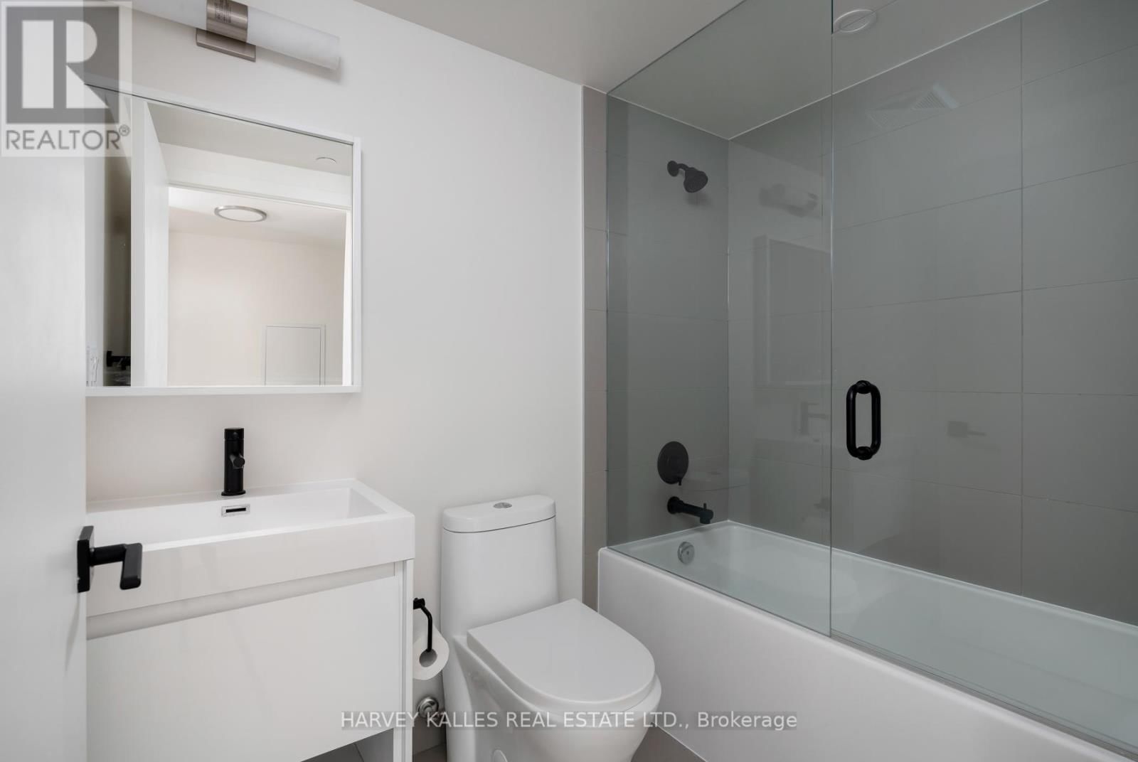 507 - 2 AUGUSTA AVENUE Image 23