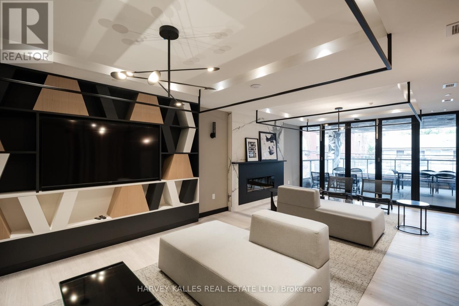 507 - 2 AUGUSTA AVENUE Image 30