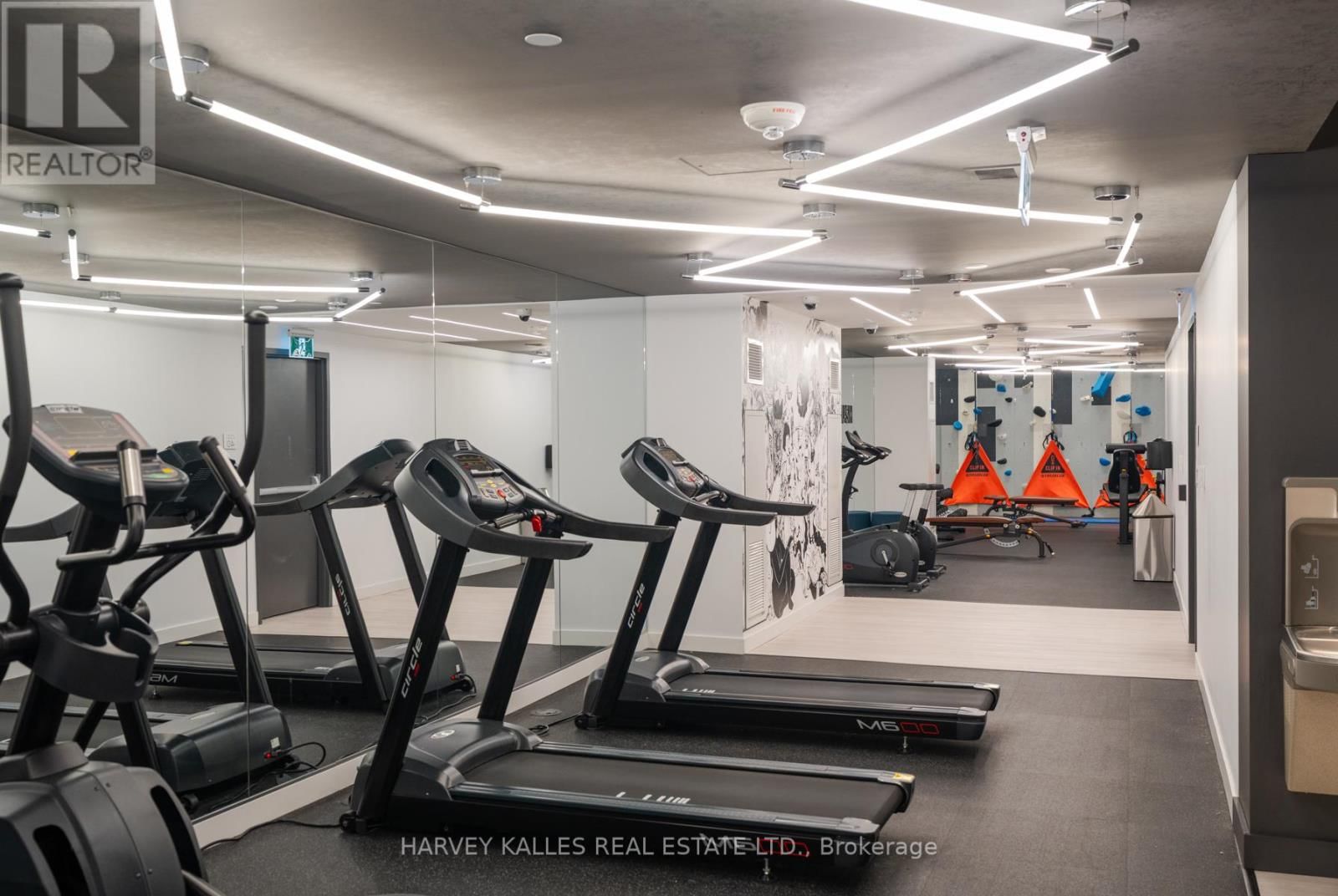 507 - 2 AUGUSTA AVENUE Image 37