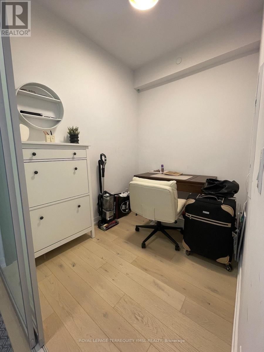 4506 - 488 UNIVERSITY AVENUE Image 18