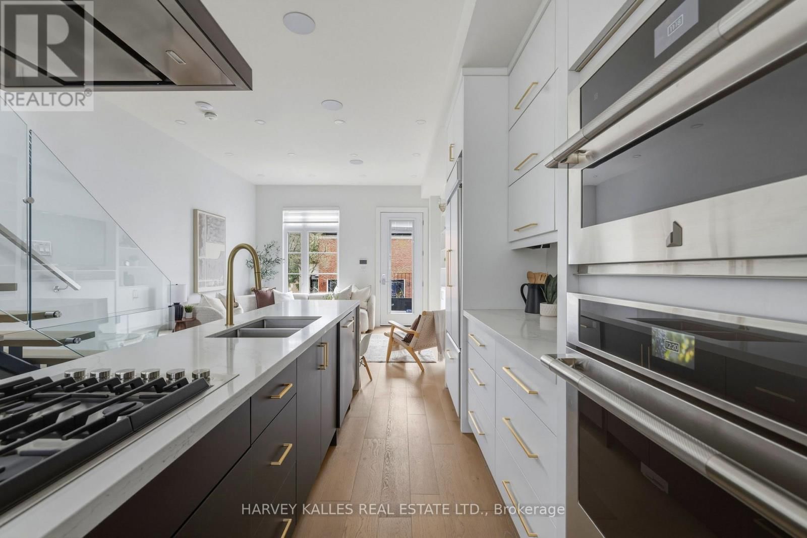 599 SOUDAN AVENUE Image 12