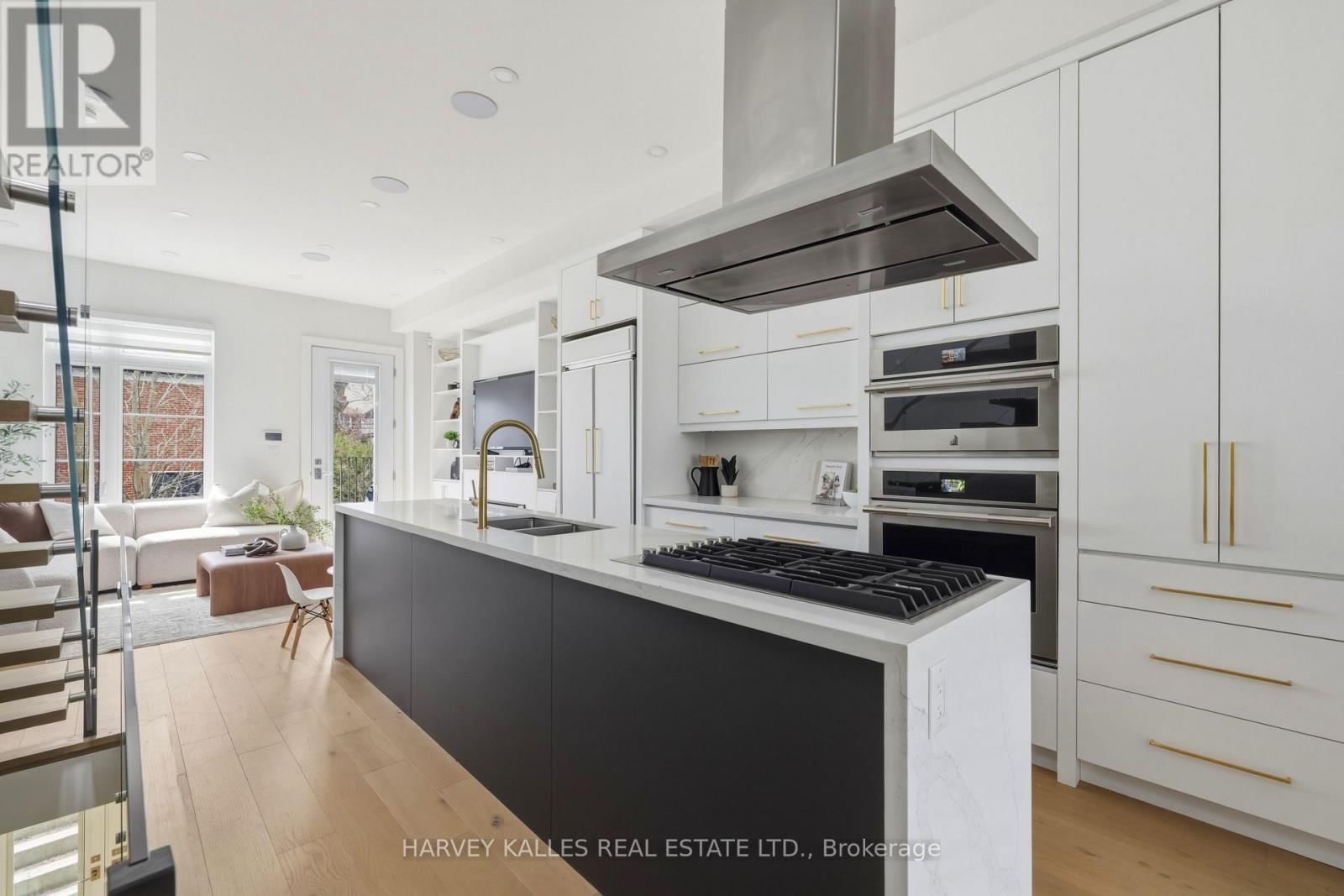 599 SOUDAN AVENUE Image 13