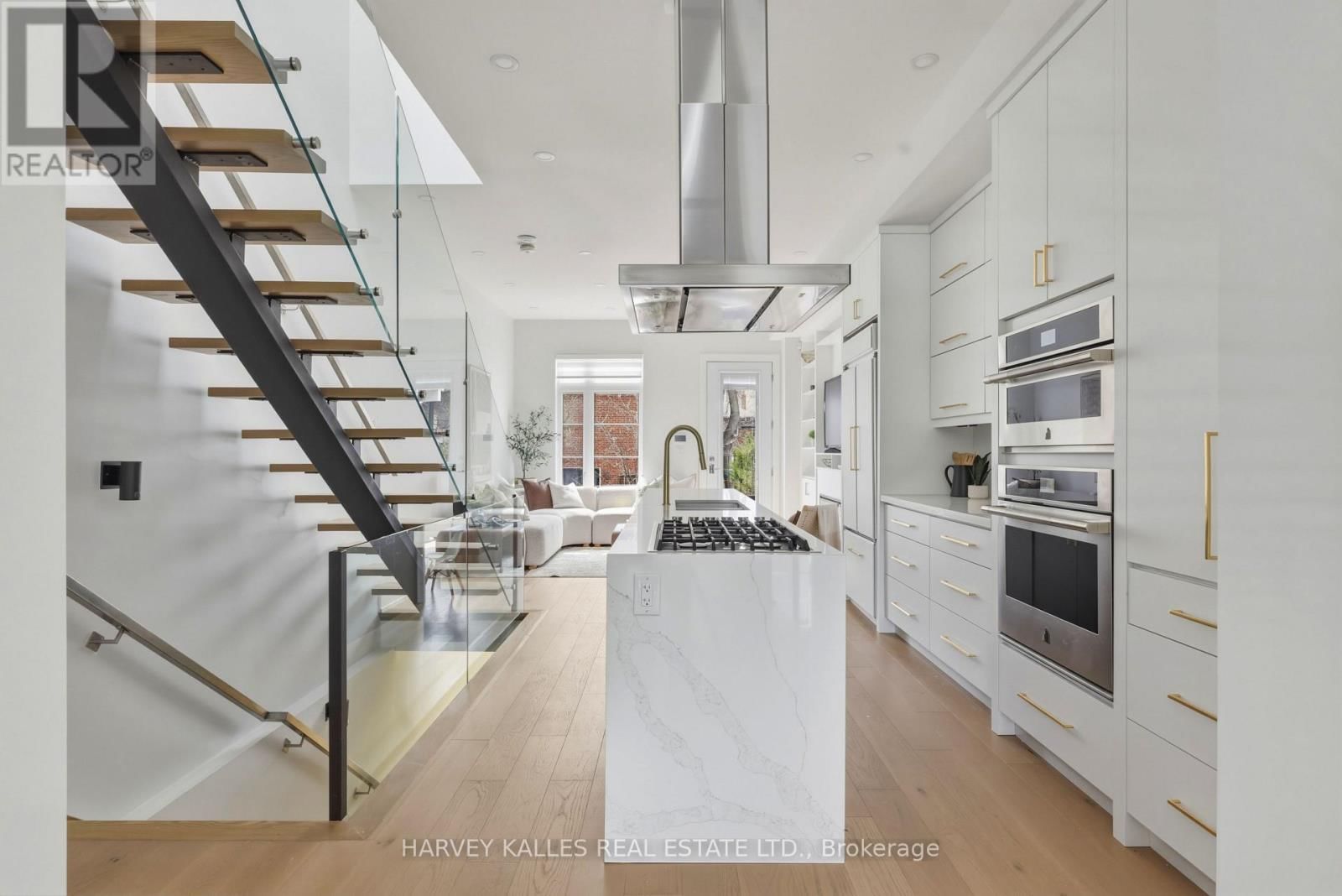 599 SOUDAN AVENUE Image 14