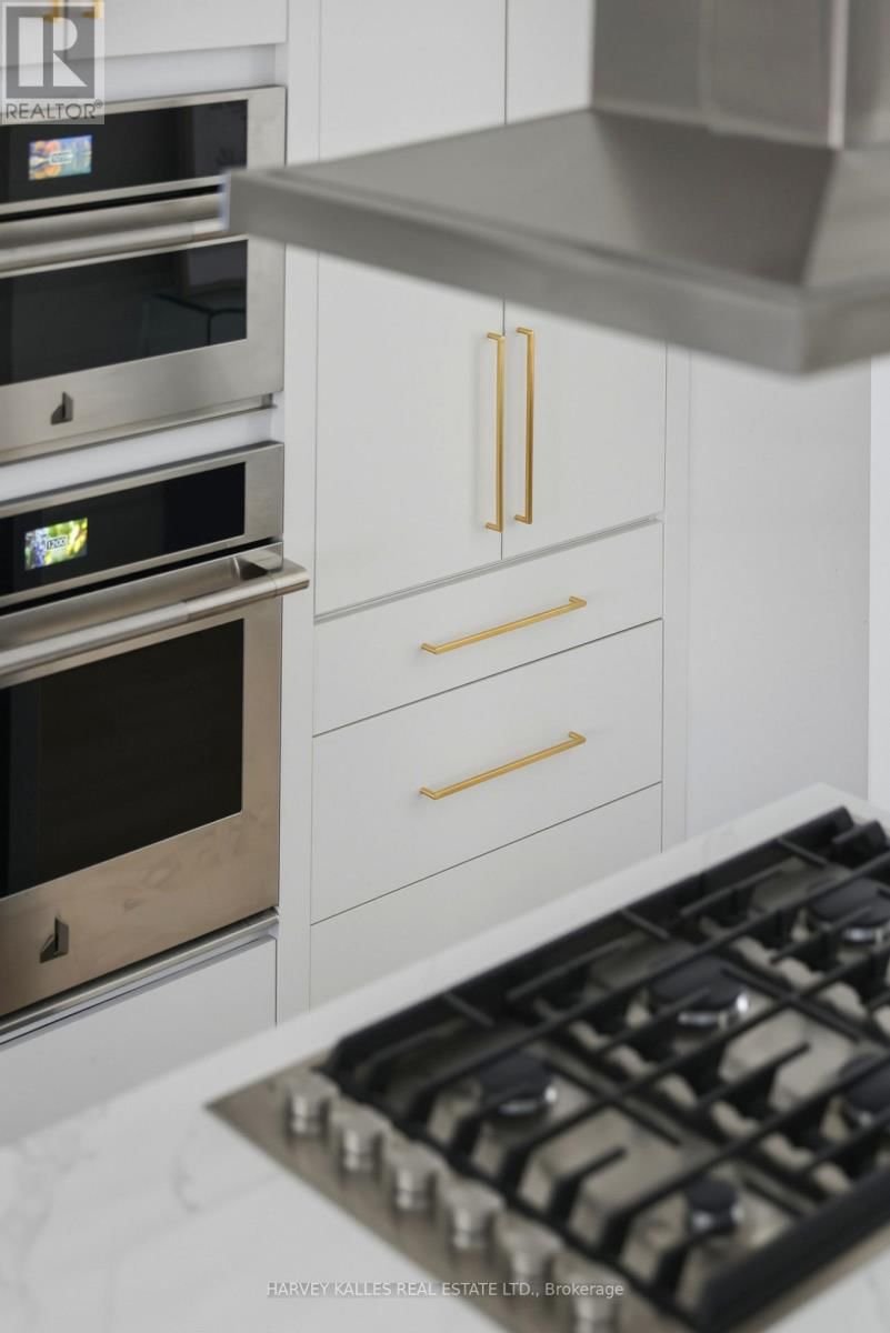 599 SOUDAN AVENUE Image 15