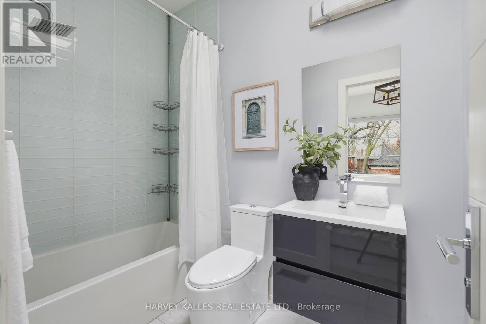 599 SOUDAN AVENUE Image 27