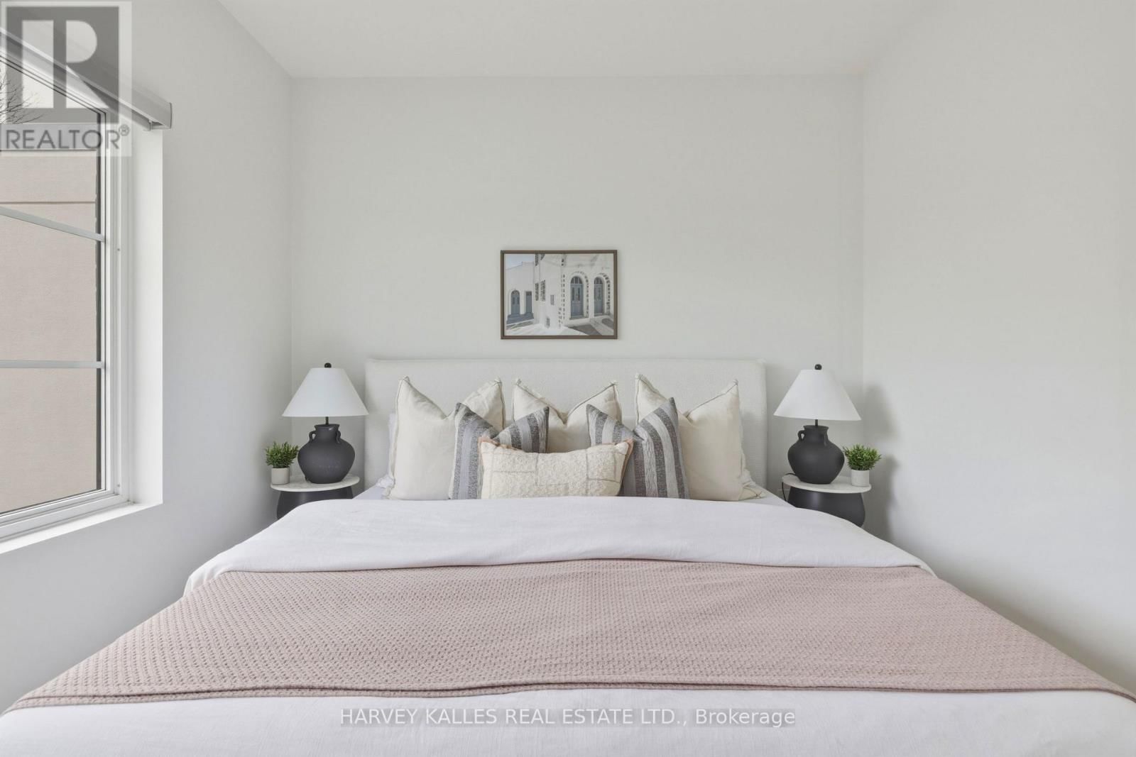 599 SOUDAN AVENUE Image 28