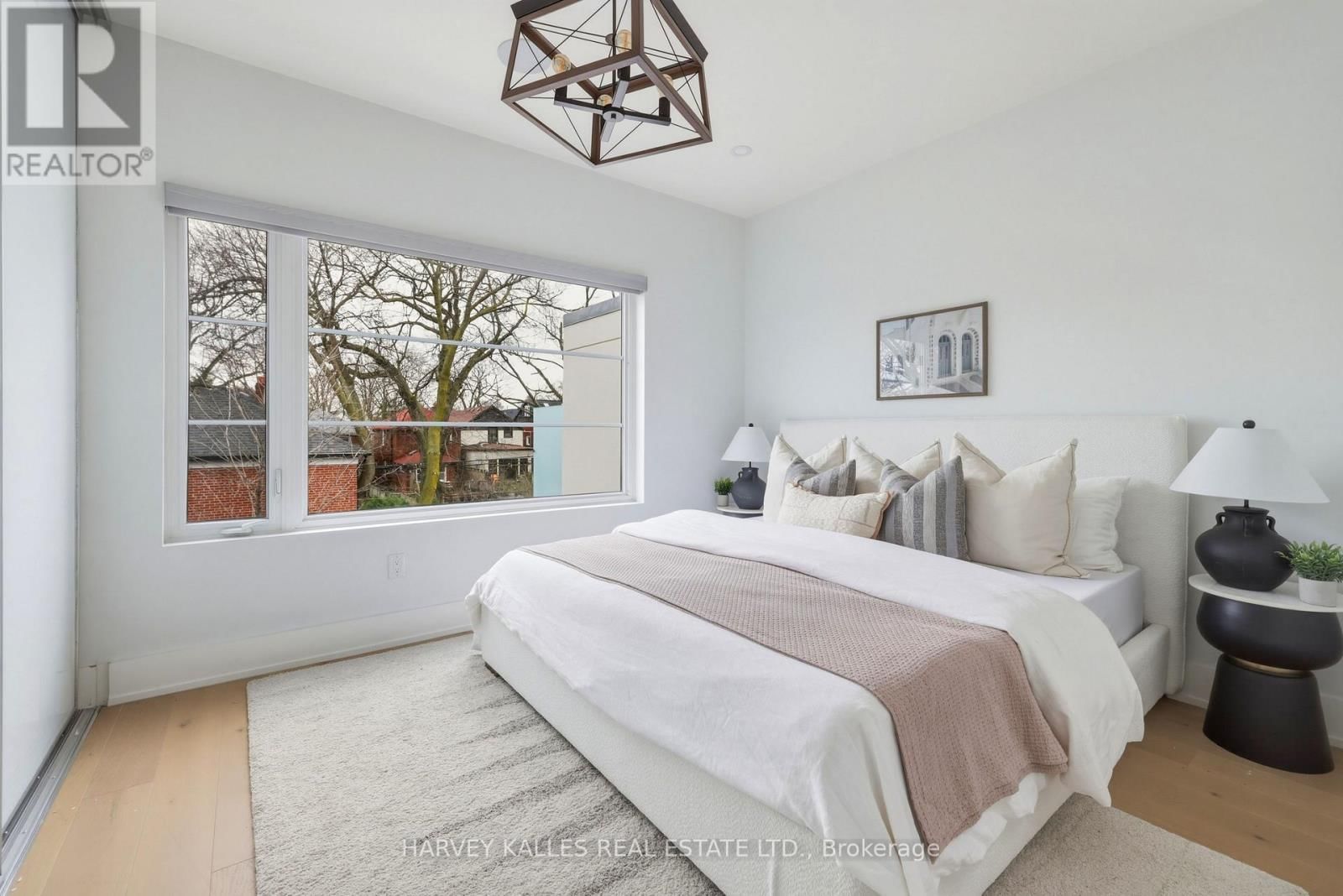 599 SOUDAN AVENUE Image 31