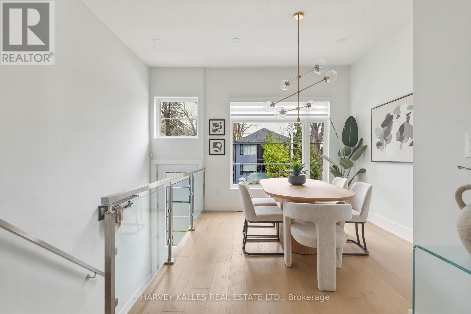 599 SOUDAN AVENUE Image 4